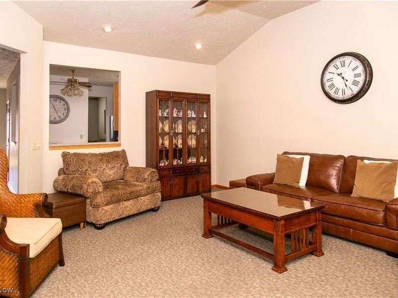 8873 Ashlyn Court, Olmsted Falls, OH 44138 Photo 12