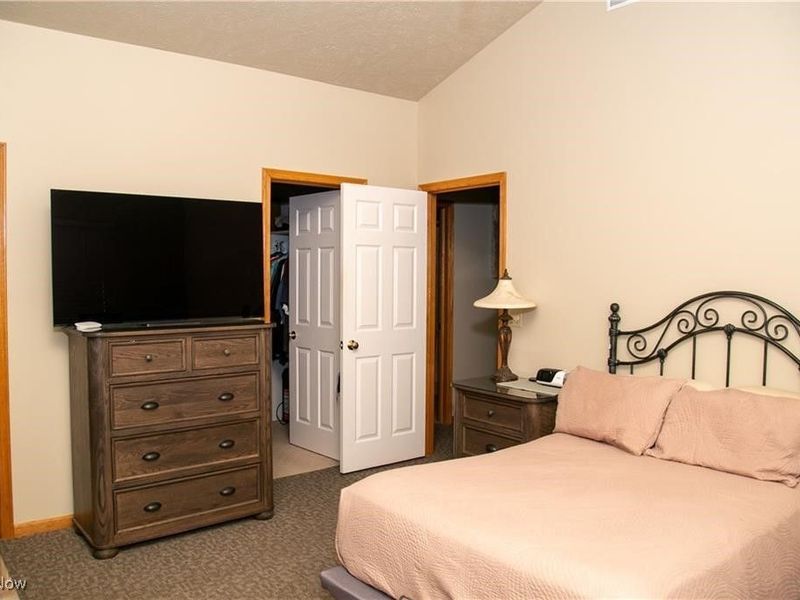 8873 Ashlyn Court, Olmsted Falls, OH 44138 Photo 17