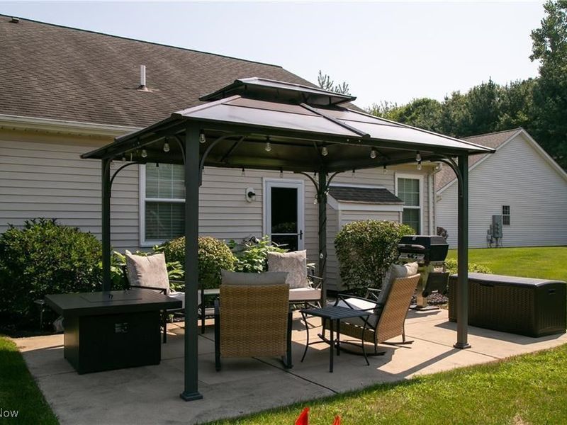 8873 Ashlyn Court, Olmsted Falls, OH 44138 Photo 4