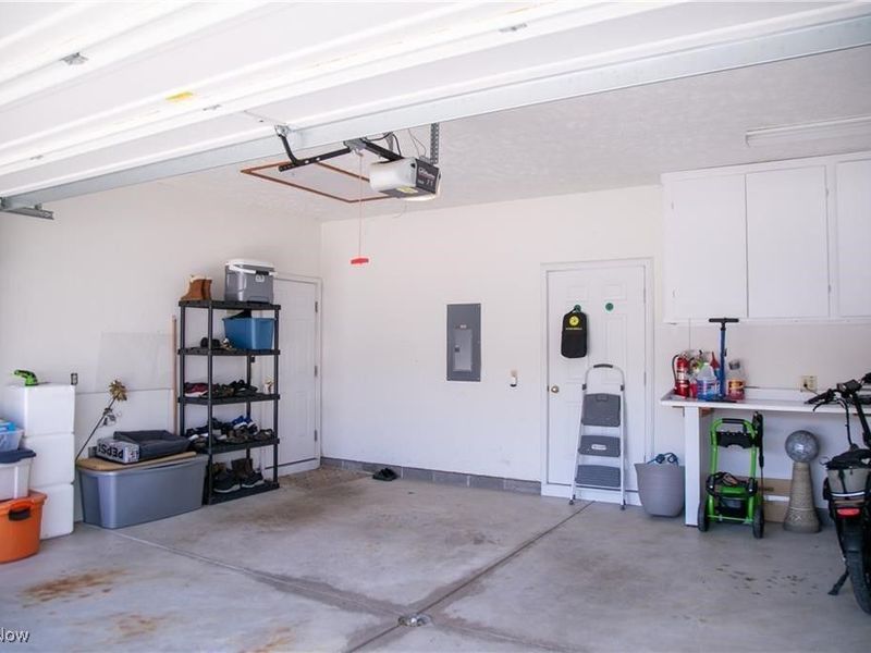 8873 Ashlyn Court, Olmsted Falls, OH 44138 Photo 6