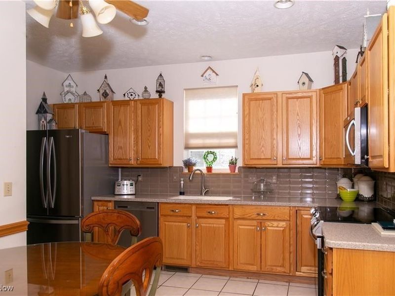 8873 Ashlyn Court, Olmsted Falls, OH 44138 Photo 8