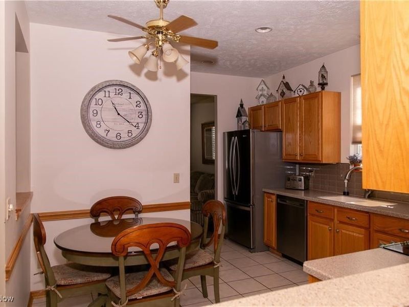 8873 Ashlyn Court, Olmsted Falls, OH 44138 Photo 9