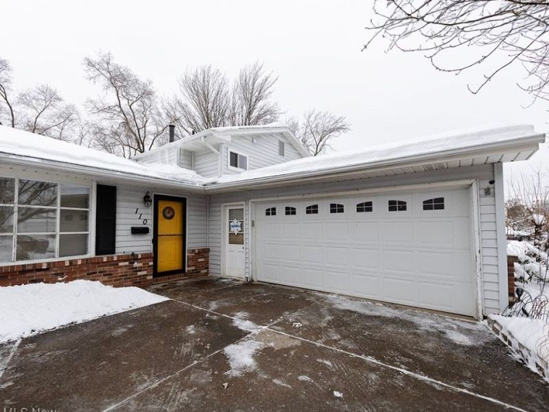 110 Edgefield Drive, Elyria, OH 44035 Photo 1