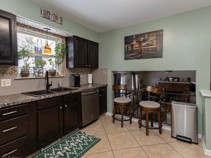 110 Edgefield Drive, Elyria, OH 44035 Photo 15