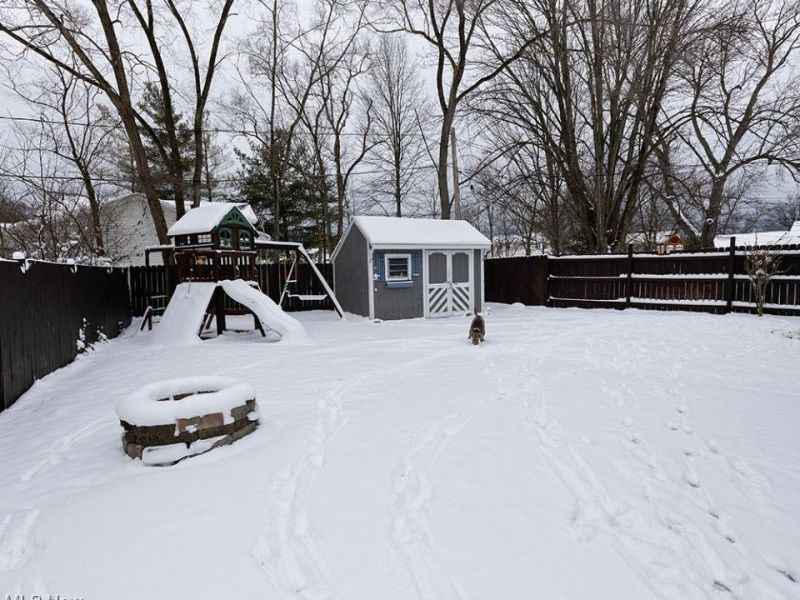 110 Edgefield Drive, Elyria, OH 44035 Photo 2