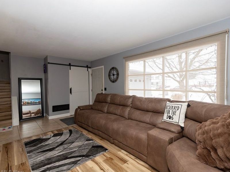 110 Edgefield Drive, Elyria, OH 44035 Photo 8