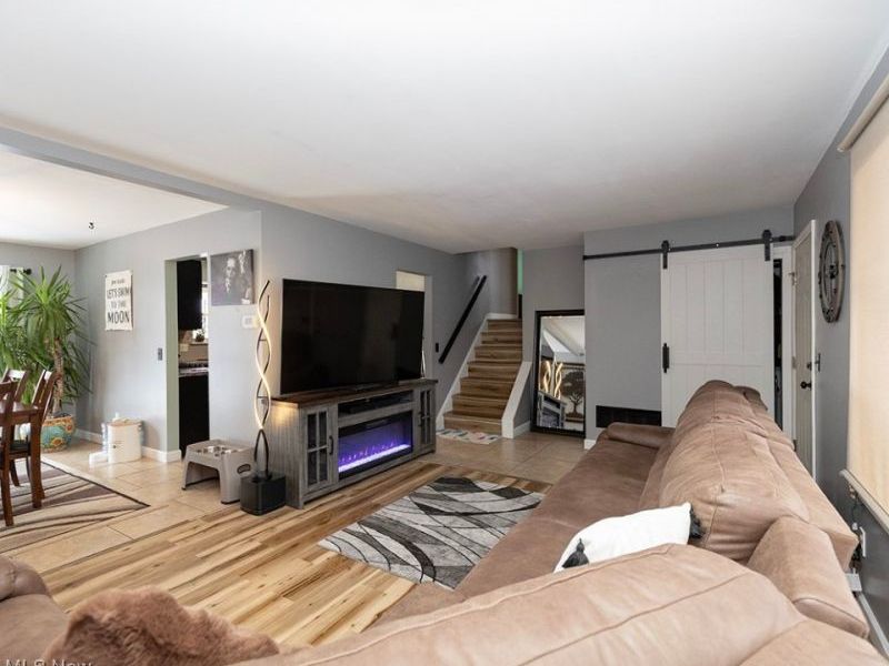 110 Edgefield Drive, Elyria, OH 44035 Photo 9