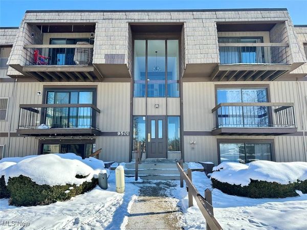 9501 Sunrise Boulevard, Unit J34, North Royalton, OH 44133