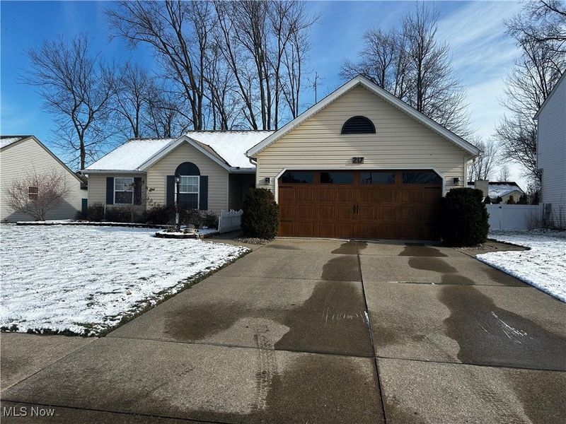 217 Syracuse Court, Elyria, OH 44035 Photo 1