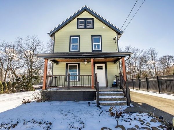 1172 5th Avenue, Akron, OH 44306