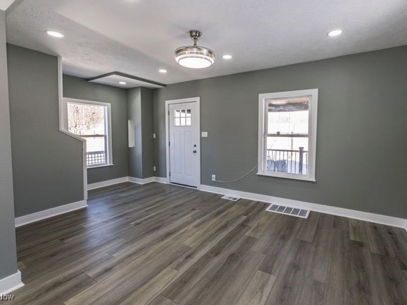 1172 5th Avenue, Akron, OH 44306 Photo 2