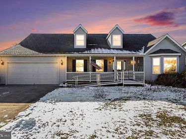 1686 TAYLOR DRIVE, HANOVER, PA 17331