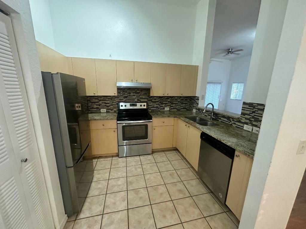 220 Crestwood Circle, Unit 106, Royal Palm Beach, FL 33411 Photo