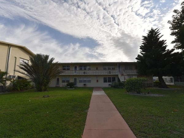 112 Salisbury, Unit E, West Palm Beach, FL 33417