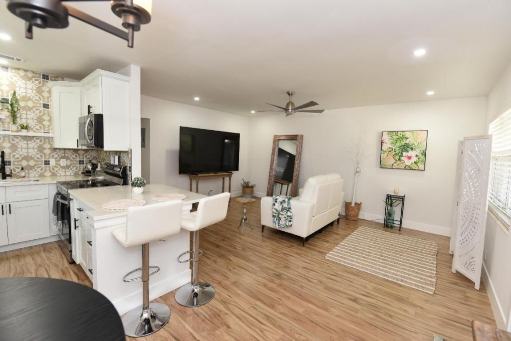 112 Salisbury, Unit E, West Palm Beach, FL 33417 Photo
