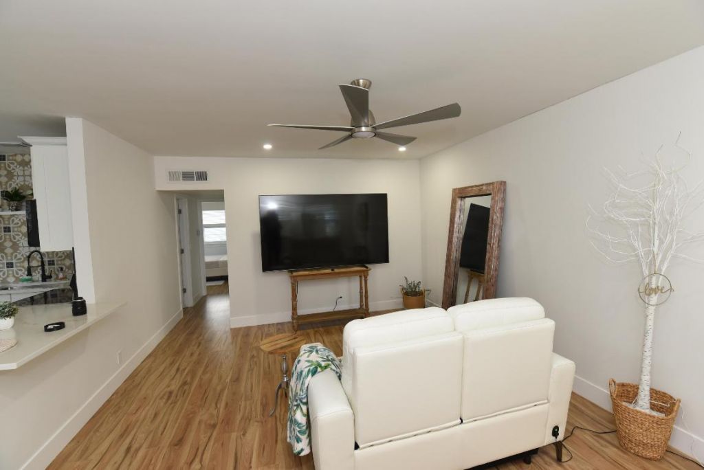 112 Salisbury, Unit E, West Palm Beach, FL 33417 Photo