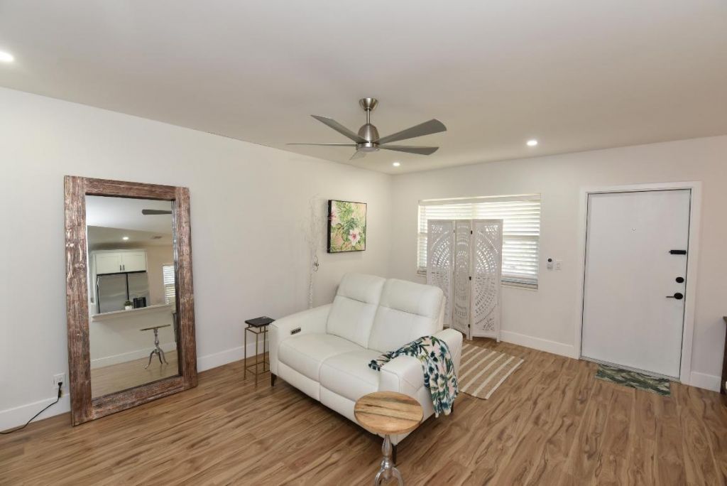 112 Salisbury, Unit E, West Palm Beach, FL 33417 Photo
