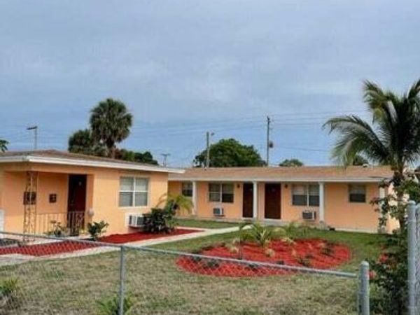 1564 W 28th Street, Unit B, Riviera Beach, FL 33404