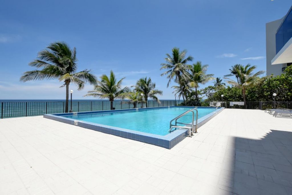 2066 N Ocean Boulevard, Unit 2nw, Boca Raton, FL 33431 Photo