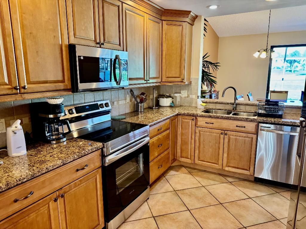 505 Prestwick Circle, Palm Beach Gardens, FL 33418 Photo