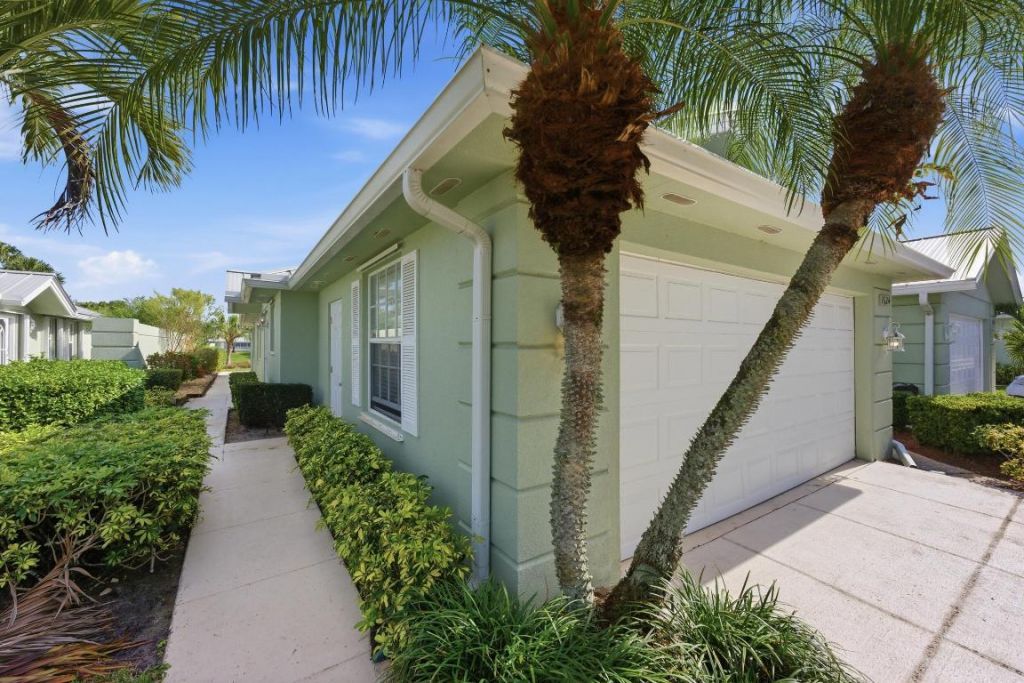 1624 SW Waterfall Boulevard, Palm City, FL 34990 Photo