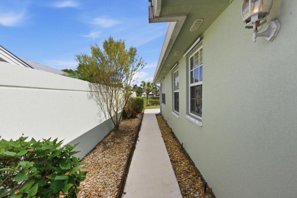 1624 SW Waterfall Boulevard, Palm City, FL 34990 Photo