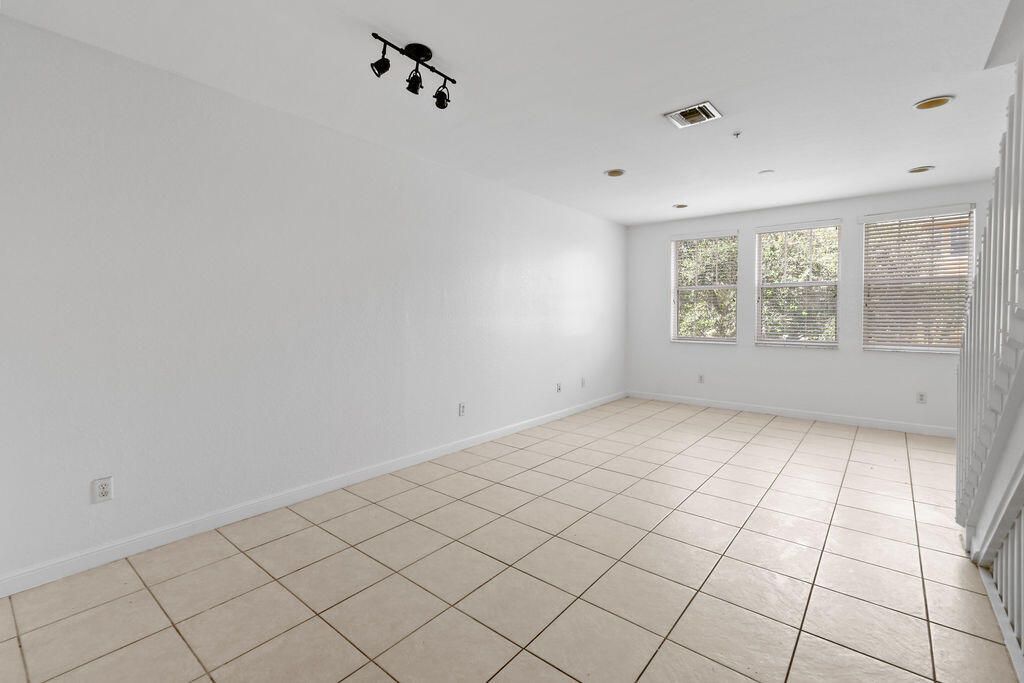 433 Amador Lane, Unit 5, West Palm Beach, FL 33401 Photo