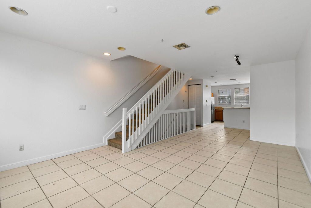 433 Amador Lane, Unit 5, West Palm Beach, FL 33401 Photo