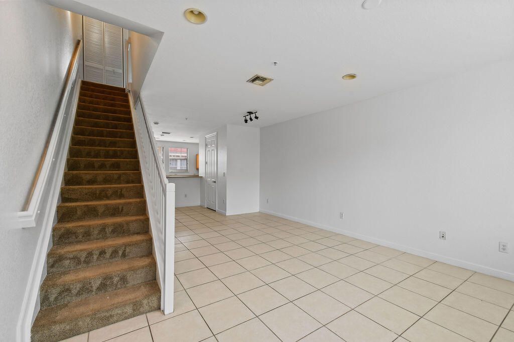 433 Amador Lane, Unit 5, West Palm Beach, FL 33401 Photo