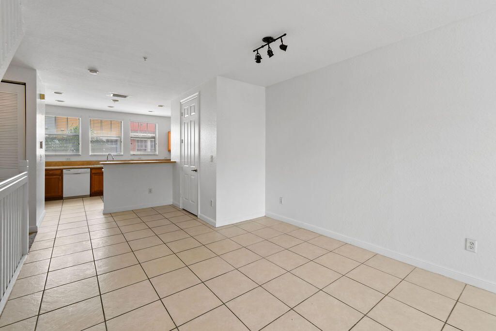 433 Amador Lane, Unit 5, West Palm Beach, FL 33401 Photo