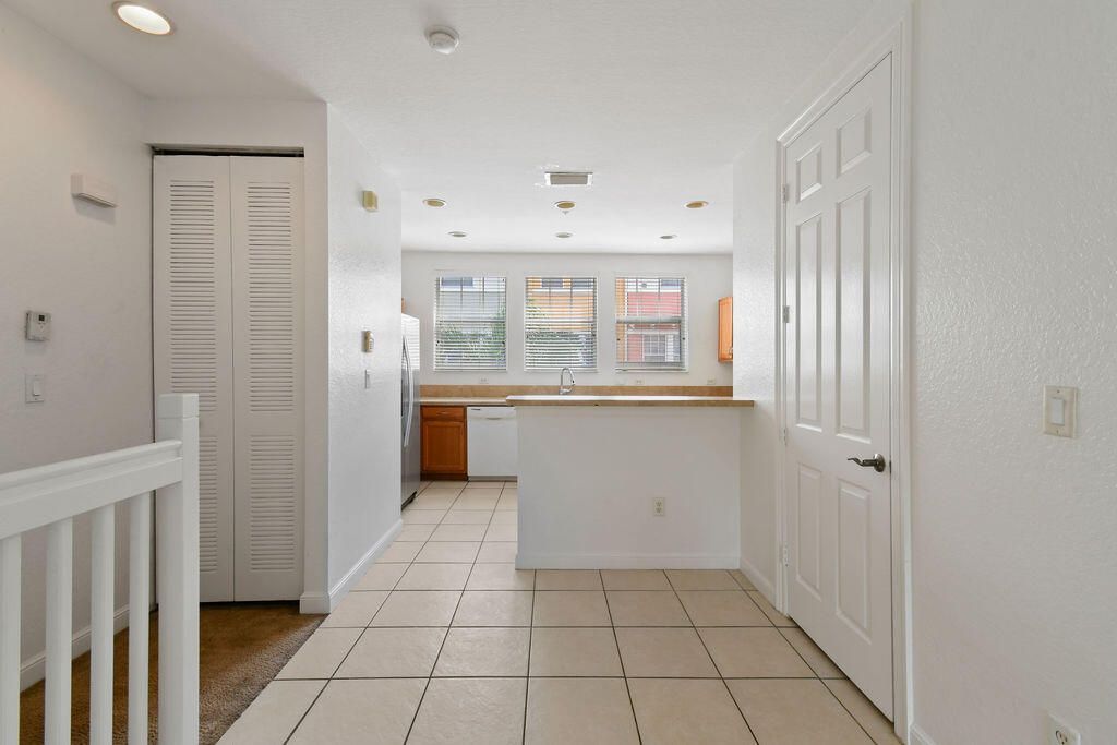 433 Amador Lane, Unit 5, West Palm Beach, FL 33401 Photo