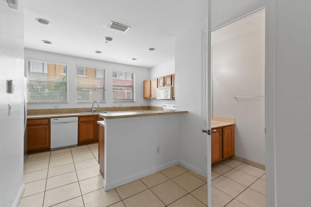 433 Amador Lane, Unit 5, West Palm Beach, FL 33401 Photo