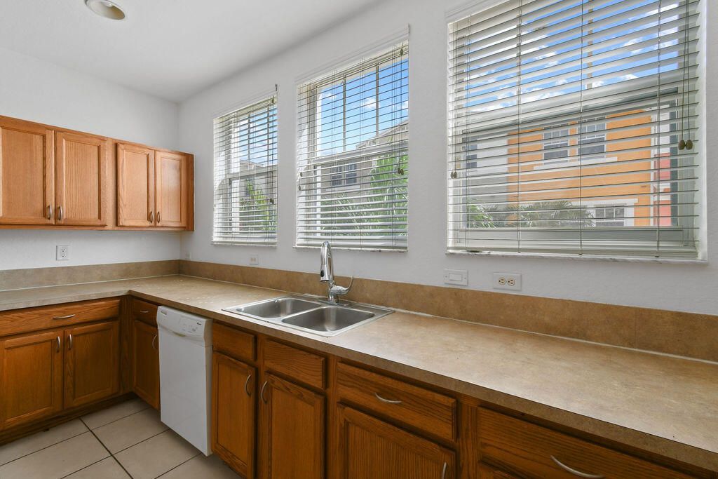 433 Amador Lane, Unit 5, West Palm Beach, FL 33401 Photo