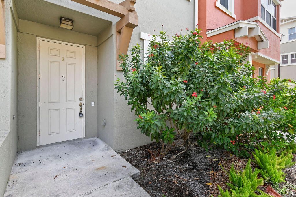433 Amador Lane, Unit 5, West Palm Beach, FL 33401 Photo