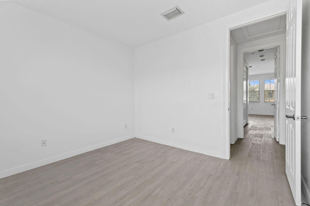 433 Amador Lane, Unit 5, West Palm Beach, FL 33401 Photo