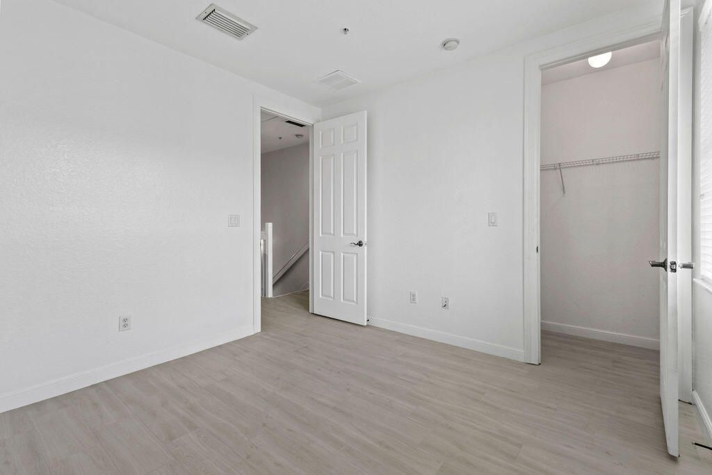 433 Amador Lane, Unit 5, West Palm Beach, FL 33401 Photo