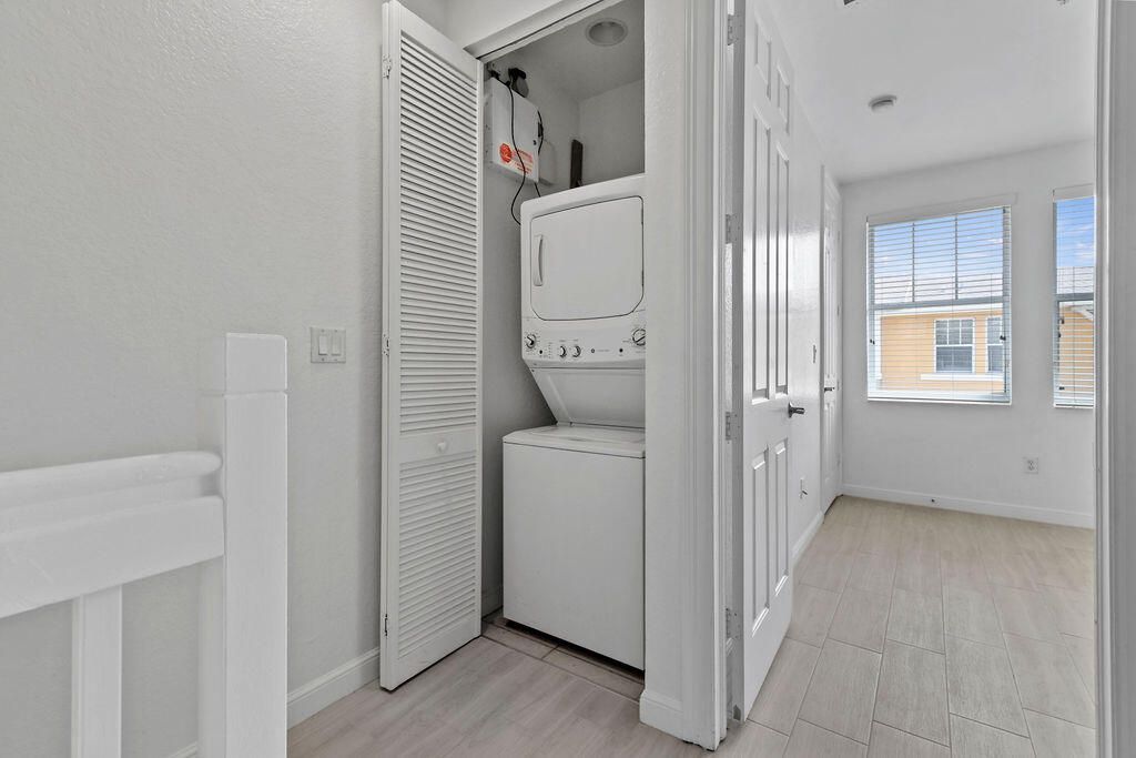 433 Amador Lane, Unit 5, West Palm Beach, FL 33401 Photo