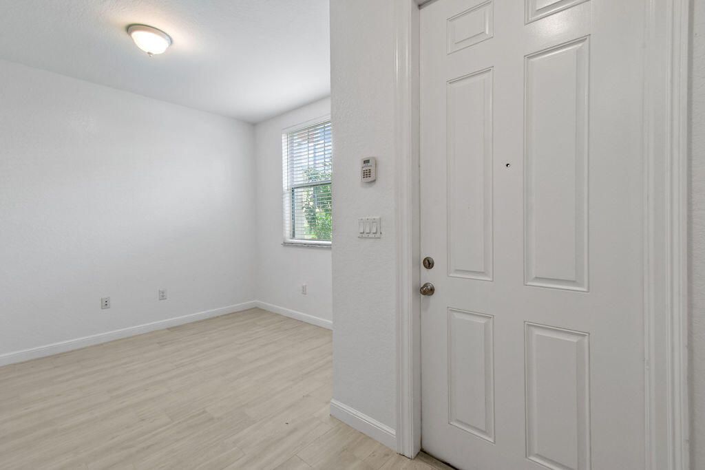 433 Amador Lane, Unit 5, West Palm Beach, FL 33401 Photo