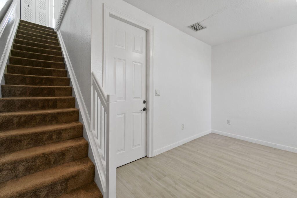 433 Amador Lane, Unit 5, West Palm Beach, FL 33401 Photo