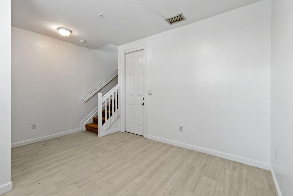 433 Amador Lane, Unit 5, West Palm Beach, FL 33401 Photo