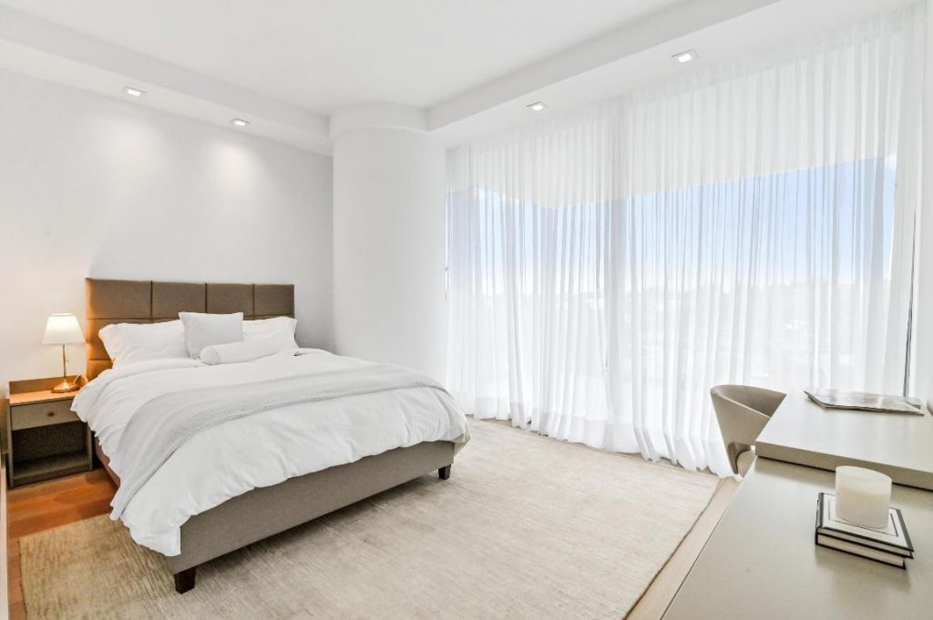 10203 Collins Avenue, Unit 305, Bal Harbour, FL 33154 Photo