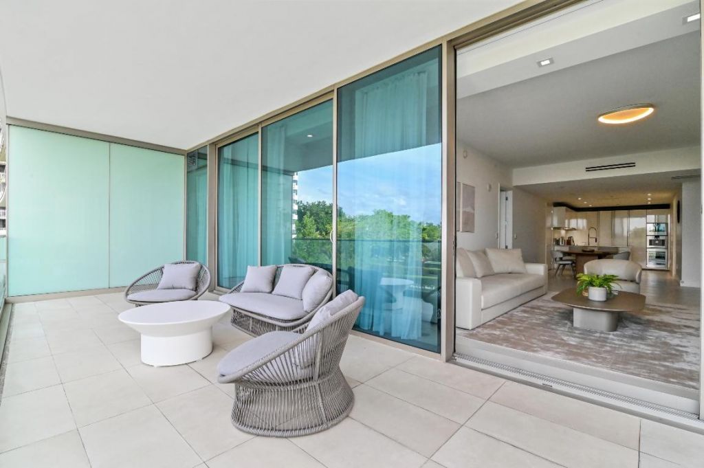 10203 Collins Avenue, Unit 305, Bal Harbour, FL 33154 Photo