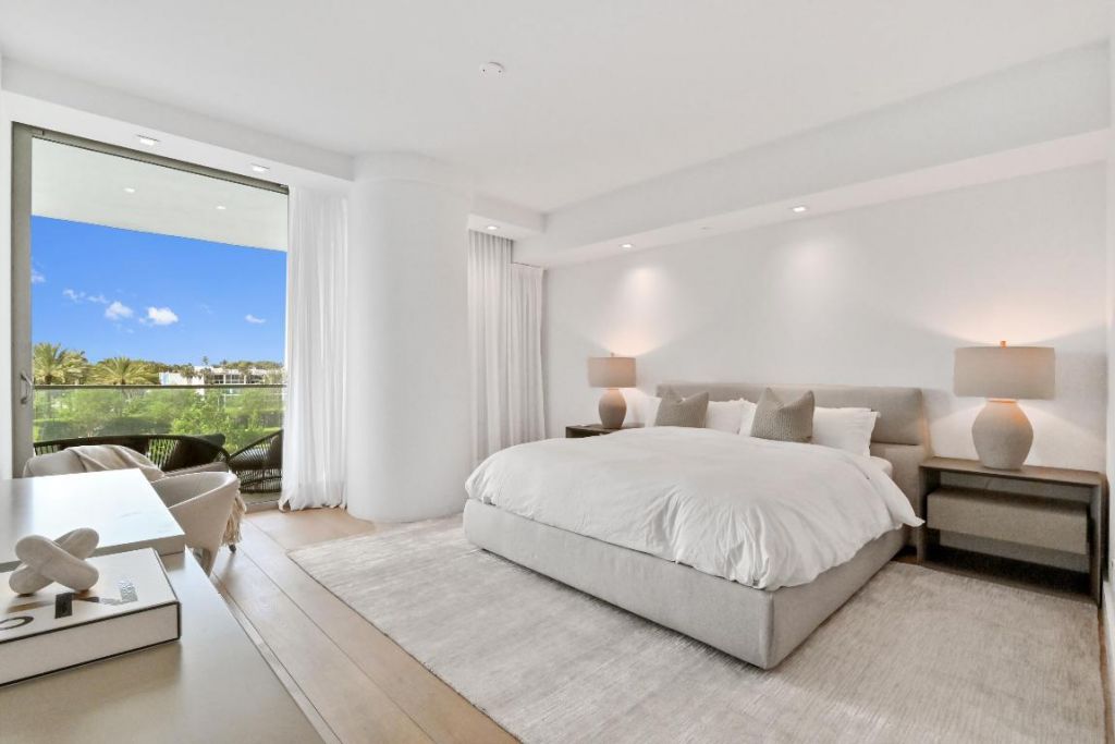 10203 Collins Avenue, Unit 305, Bal Harbour, FL 33154 Photo