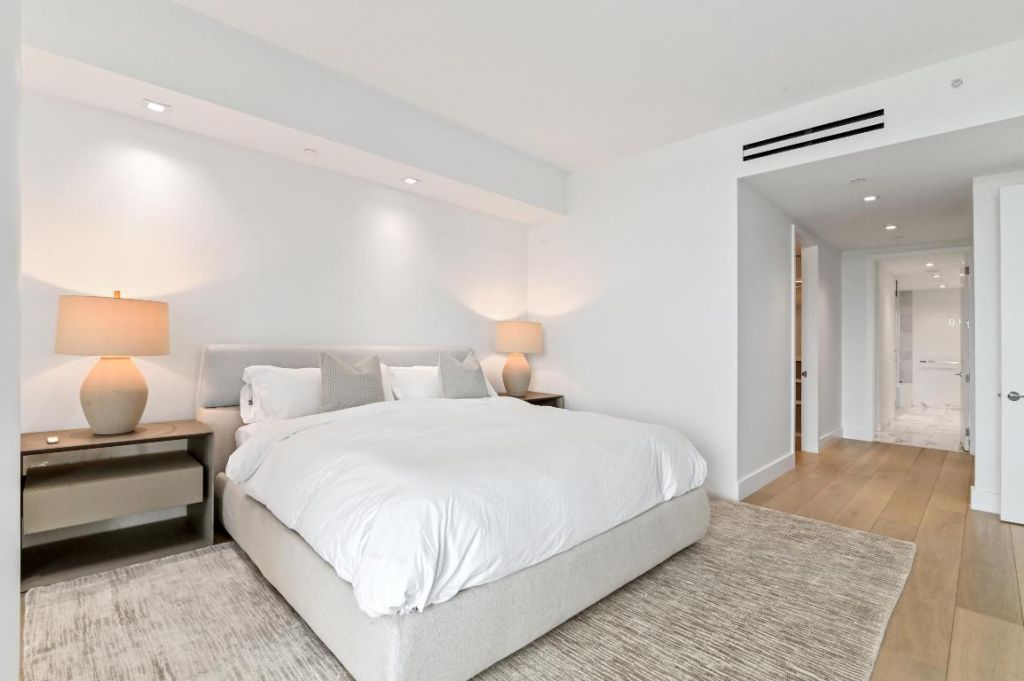 10203 Collins Avenue, Unit 305, Bal Harbour, FL 33154 Photo