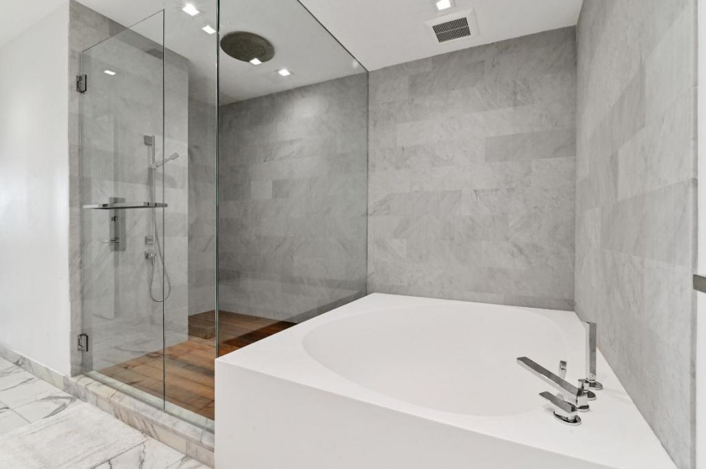 10203 Collins Avenue, Unit 305, Bal Harbour, FL 33154 Photo