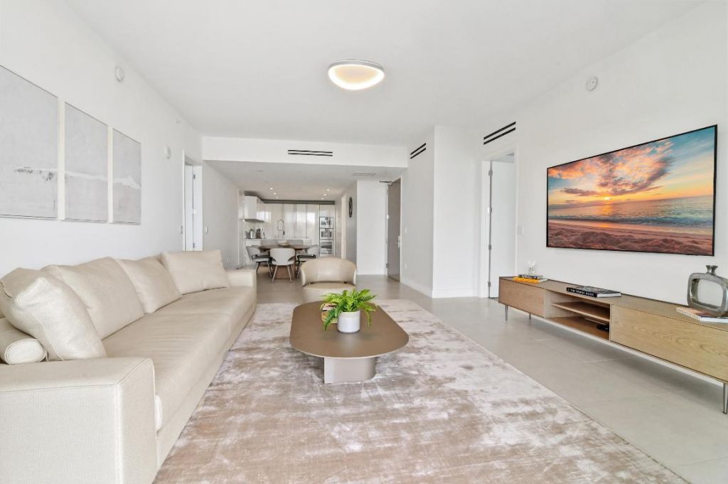 10203 Collins Avenue, Unit 305, Bal Harbour, FL 33154 Photo