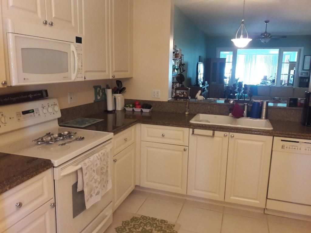 37 Harbour Isle Drive E, Unit 106, Fort Pierce, FL 34949 Photo