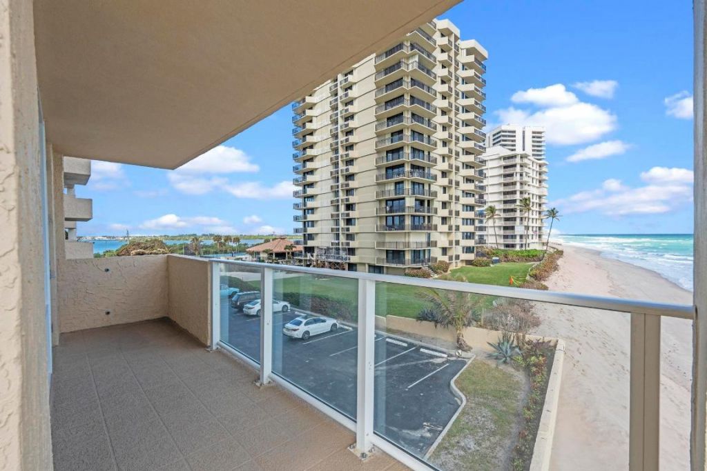 5440 N Ocean Drive, Unit 306, Singer Island, FL 33404 Photo