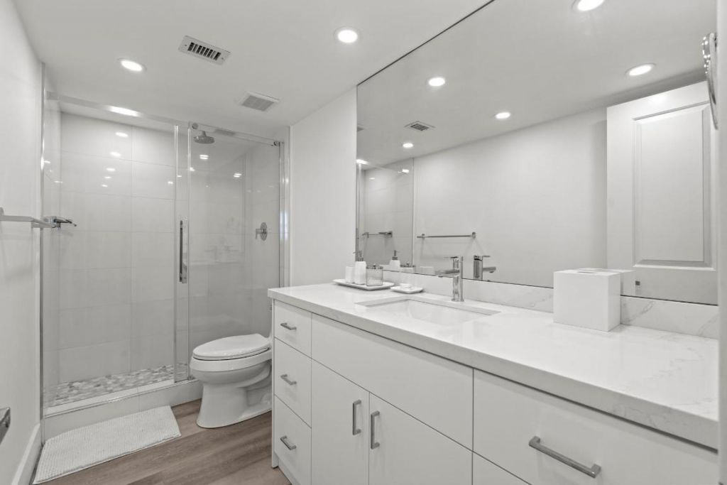 5440 N Ocean Drive, Unit 306, Singer Island, FL 33404 Photo