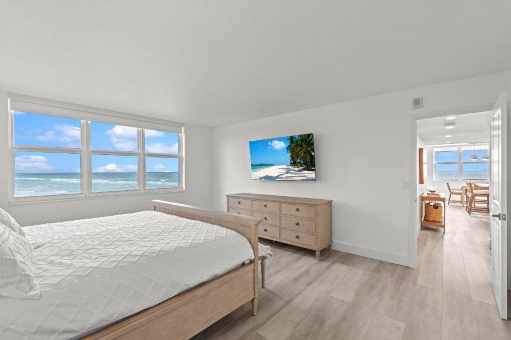 5440 N Ocean Drive, Unit 306, Singer Island, FL 33404 Photo